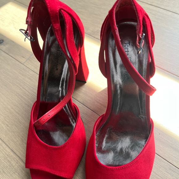 Red chunky heels - Picture 2 of 6